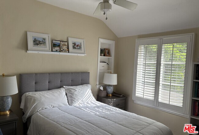 Foto del edificio - 725 Lorraine Blvd