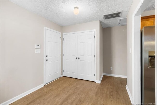 Foto del edificio - 3022 Burton Dr