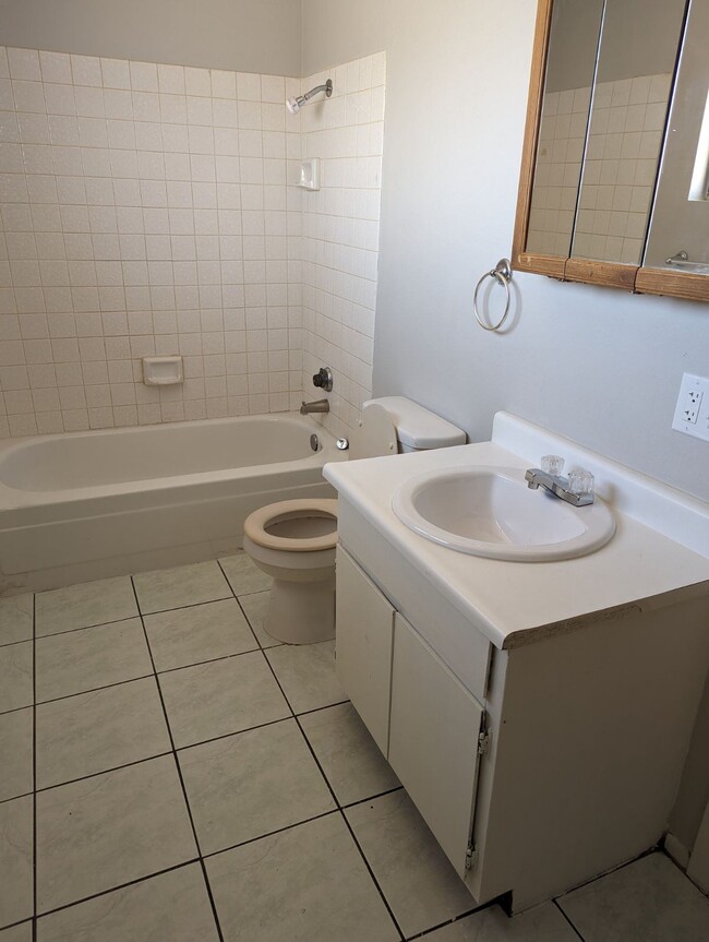 Foto del edificio - 6216 Ilanos Ln