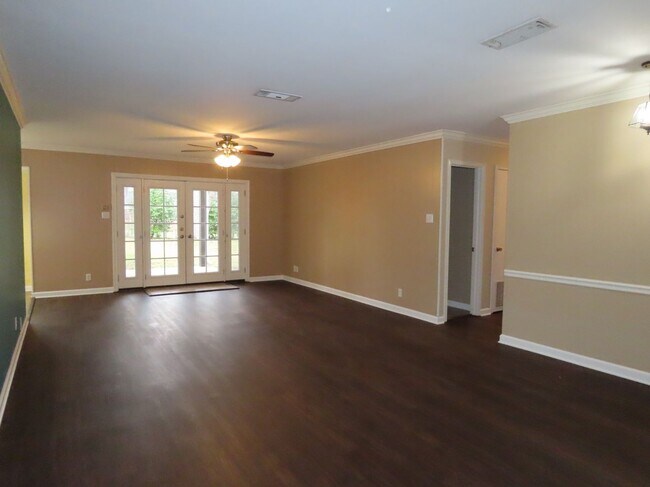 Foto del edificio - South Tyler! Lovely 3 Bedroom, 2 Bath House w/Garage