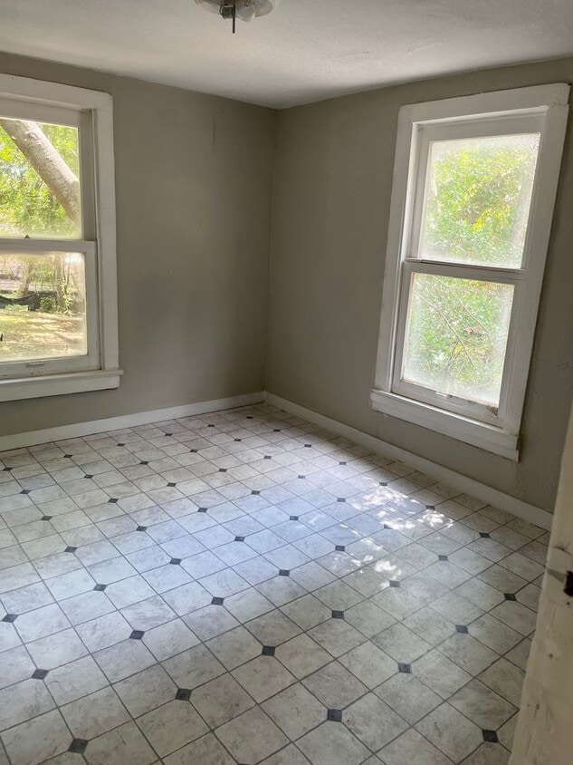 Primary Photo - Newly Renovated Apartment