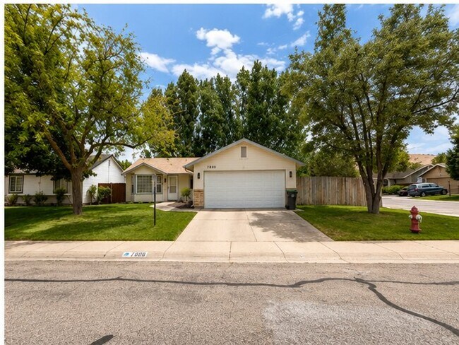 Foto del edificio - 7808 W Elm Brook St