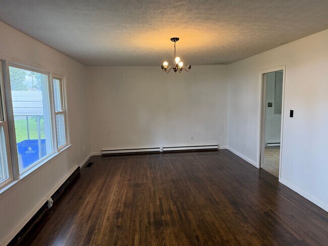 Foto del edificio - 3 Bed/1.5 Bath House