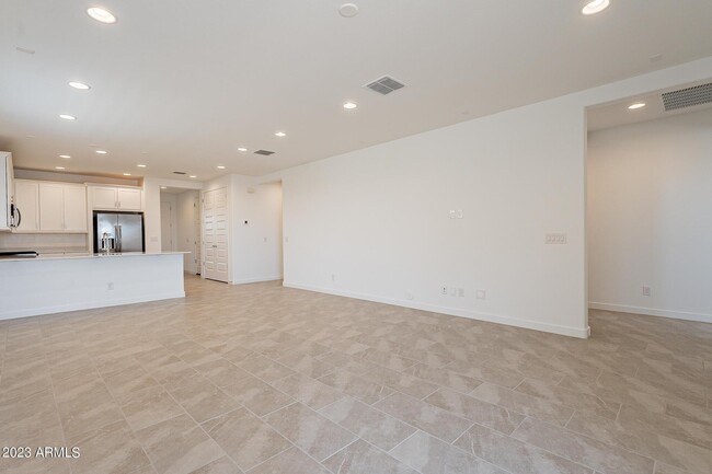 Building Photo - 2079 W Sierra Sunset Trail