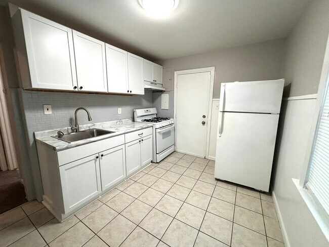 Foto del edificio - 11340 Fisher Ave