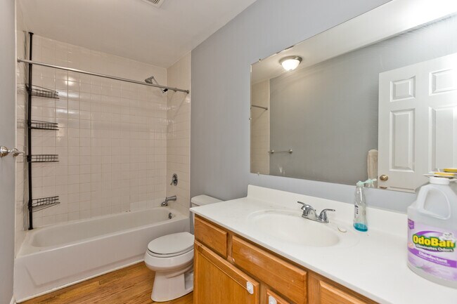 Foto del edificio - 2729 W Potomac Ave