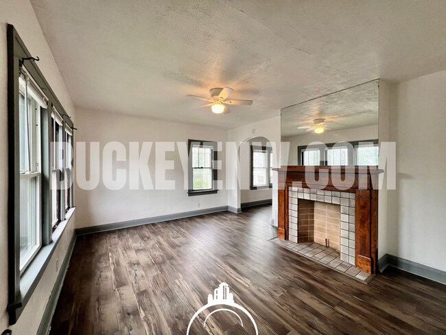 Foto del edificio - 4158 Mayfield Dr