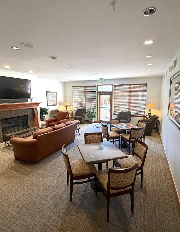 Building Photo - 2700 E Cherry Creek S Dr