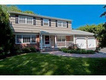 Building Photo - 305 Maplewood Rd