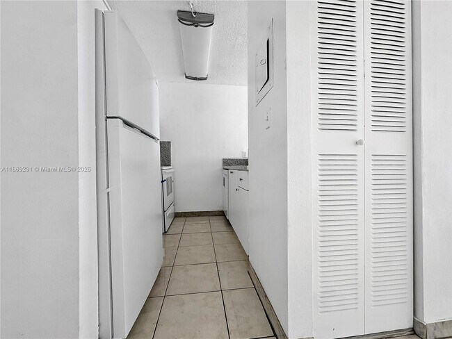 Foto del edificio - 1225 NE 124th St