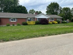 Building Photo - 111 Lynnwood Dr