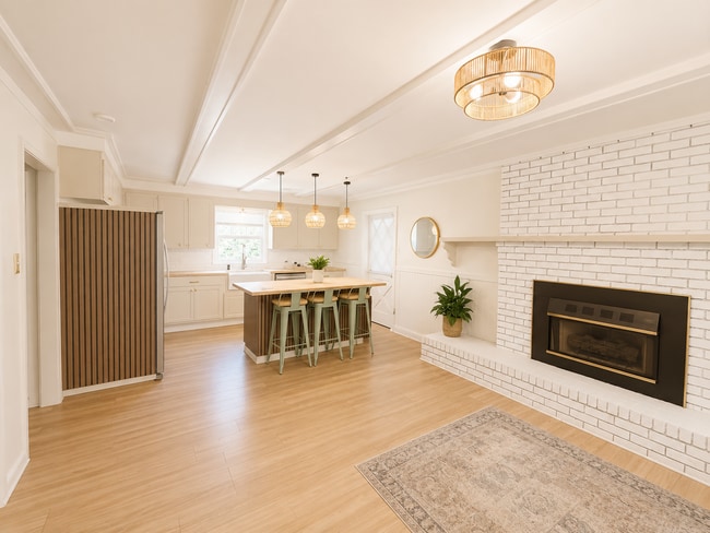 Building Photo - 1004 Blanton Pl