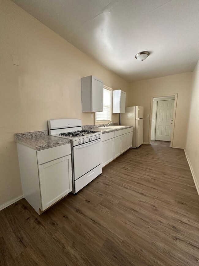 Building Photo - 4405 Norledge Ave