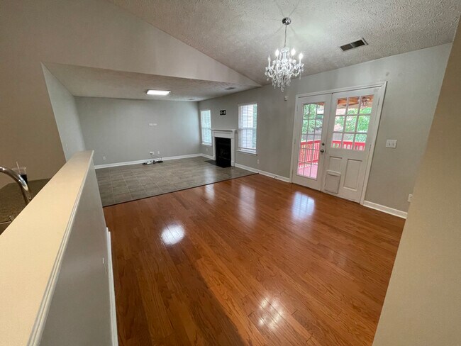 Building Photo - 7005 Timber Oak Dr