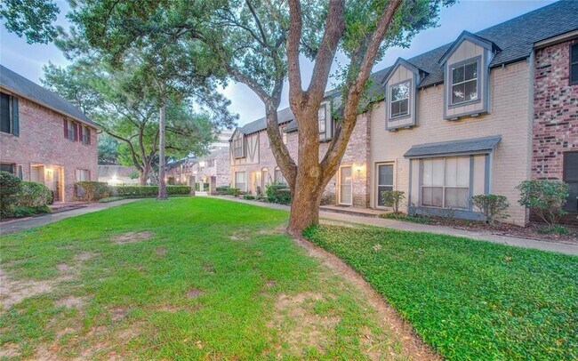 Foto del edificio - 14703 Barryknoll Ln