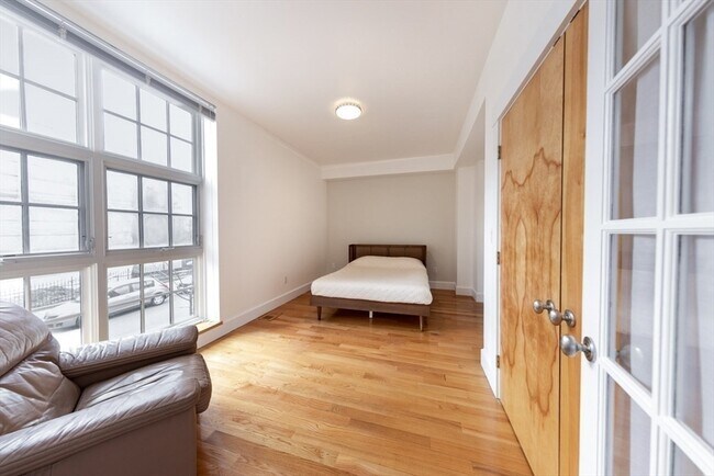 Building Photo - 95 3rd St