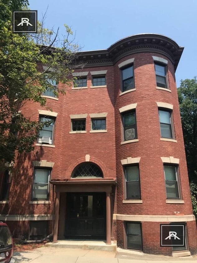 Foto del edificio - 0 bedroom in Brookline MA 02445
