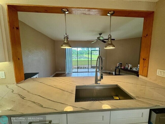 Building Photo - 605 Freedom Ct