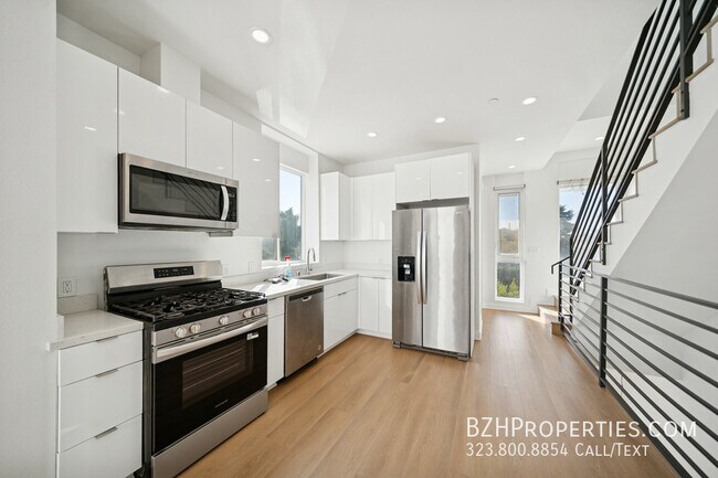 Foto del edificio - 4525 St Elmo Dr