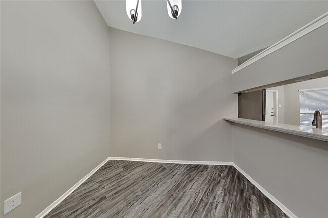 Building Photo - 4622 Pecan Grove Dr