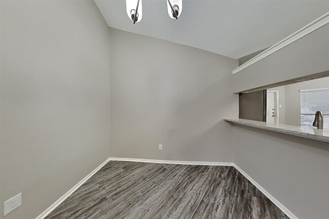 Foto del edificio - 4622 Pecan Grove Dr