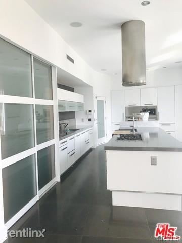 Building Photo - 2028 Wattles Dr