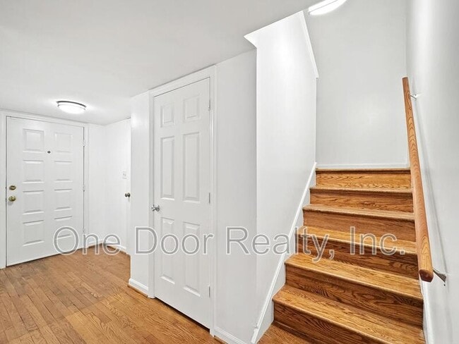 Building Photo - 285 Merrimac Trail