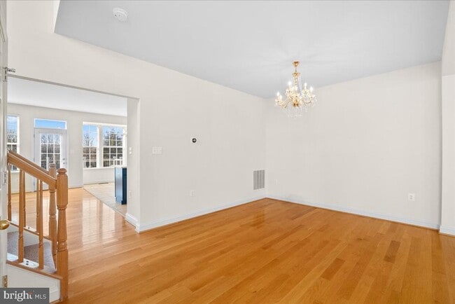 Building Photo - 927 Buttonwood Terrace NE