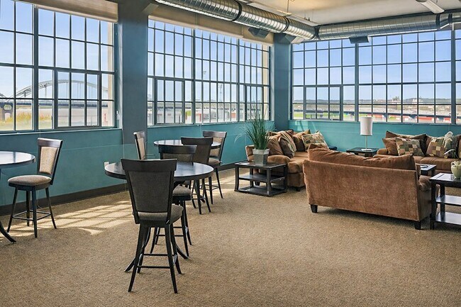Foto del edificio - RIVERWALK LOFTS
