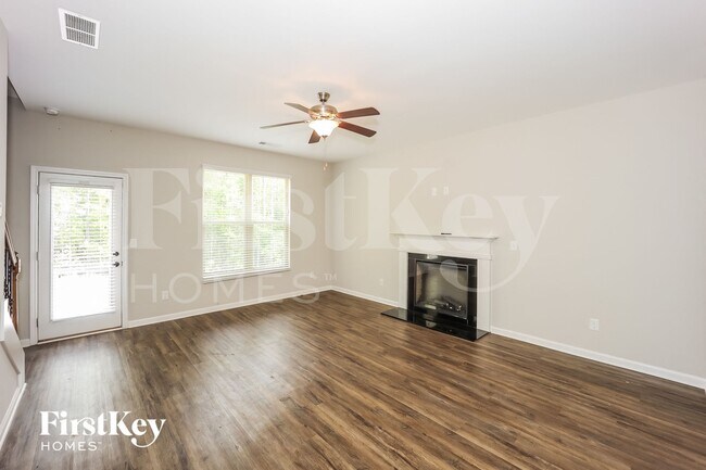 Foto del edificio - 209 Grove Pointe Dr