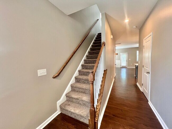 Foto del edificio - 3613 Water Mist Ln