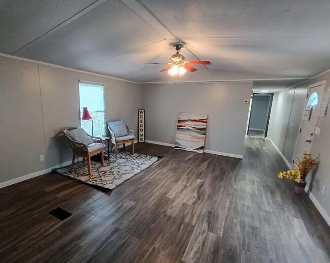 Building Photo - 94 Deerwood Park