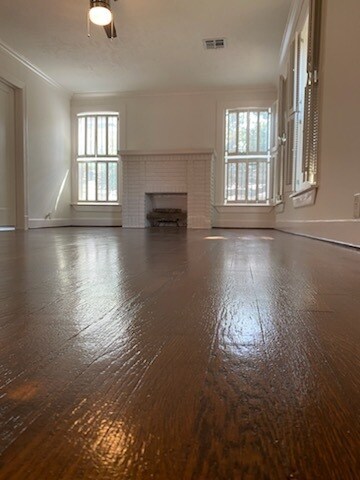 Living area - 1108 Bartlett St