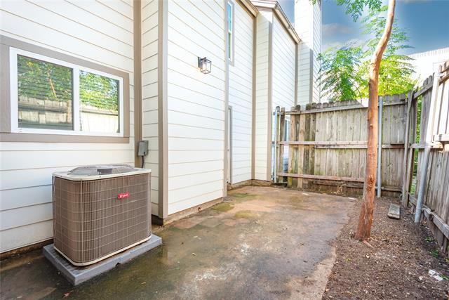 Building Photo - 4620 San Jacinto St