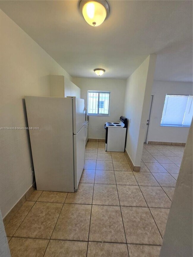 Foto del edificio - 3110 NW 19th Ave