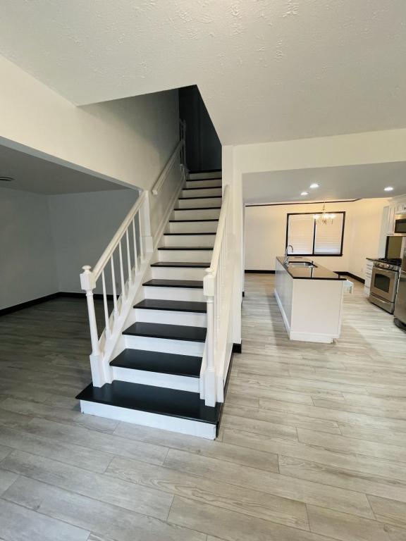 Foto del edificio - 2326 Colgate Dr