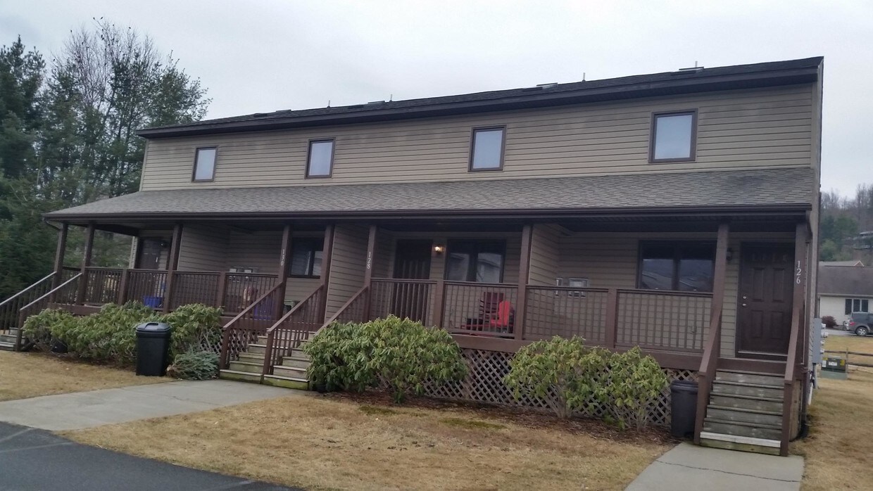 132 Adams Ln, Boone, NC 28607 Condo for Rent in Boone, NC