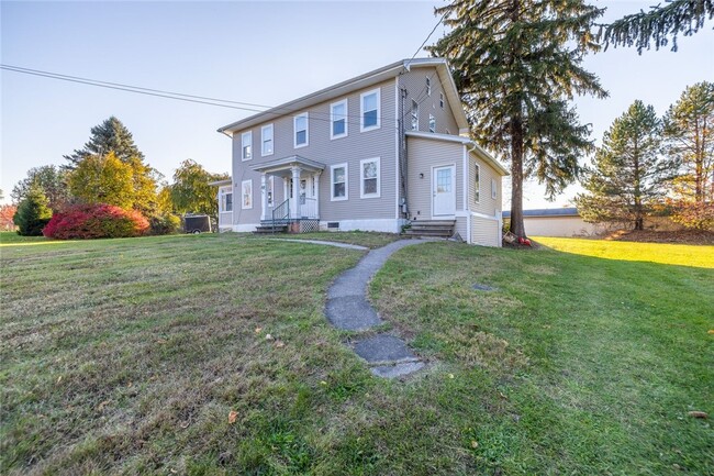 Building Photo - 757 Holt Rd