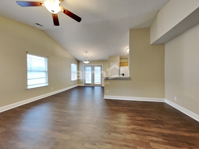 Foto del edificio - 105 Peterborough Dr