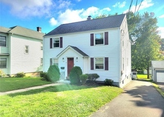 Building Photo - 508 S Quaker Ln