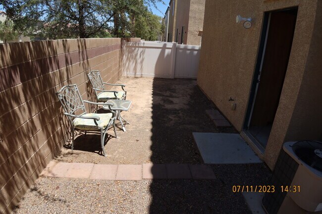 Foto del edificio - 7718 Crystal Village Ln