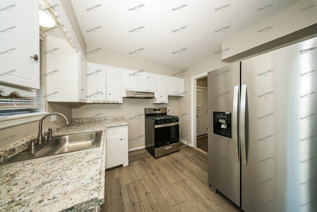 Building Photo - 6617 S Kelley Ave