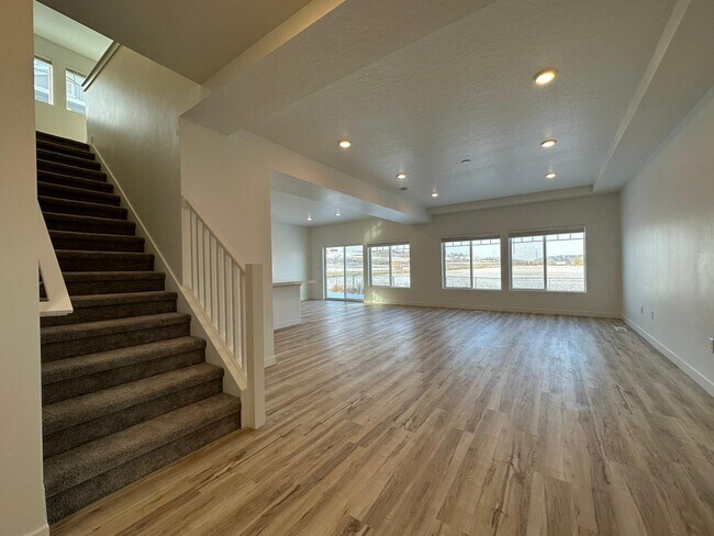Building Photo - 4190 N 4190 W
