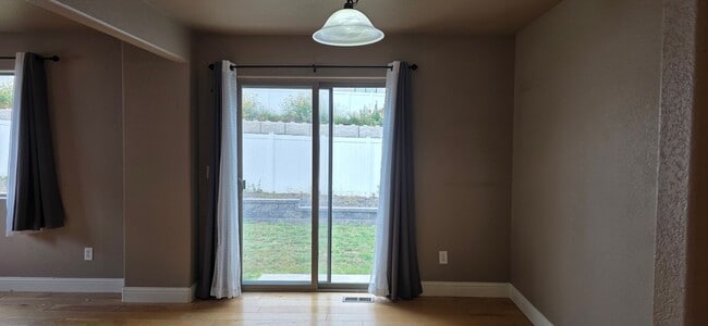Foto del edificio - 4117 Gunsmoke Rd