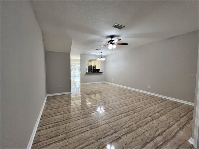 Building Photo - 15903 Fishhawk View Dr