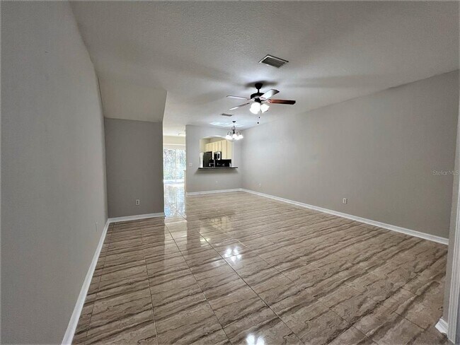 Foto del edificio - 15903 Fishhawk View Dr