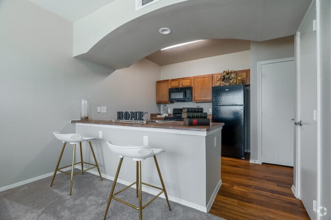 2BR, 2BA - 925SF - Kitchen - Lewisville Green