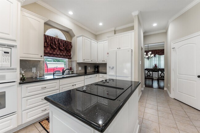 Building Photo - 30062 N Fulshear Dr