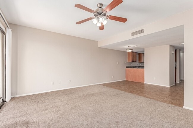 Building Photo - Awesome 2-Level Condo in Prime Scottsdale ...