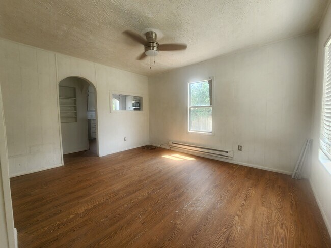 Building Photo - Elba Cottage